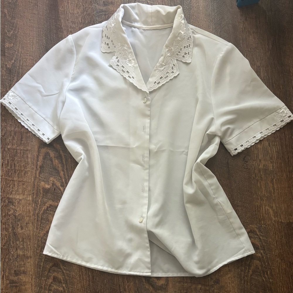 Vintage 80’s/90’s White Button-Up Shirt With Lace Accents